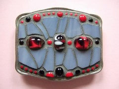 belt buckle with grey glass, nuggets, and glass beads made by Smashing Stones, 72 x 60 mm